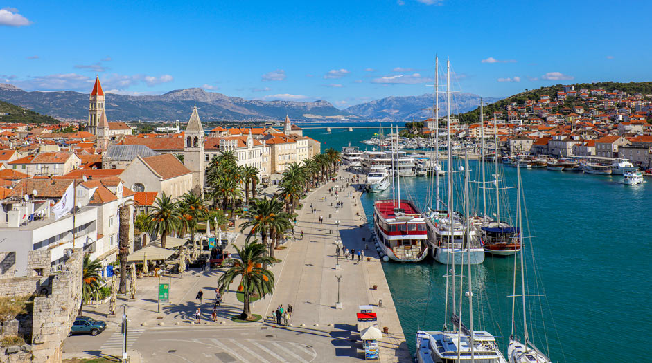 Die Riva Promenade in Trogir